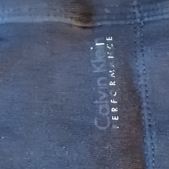 💵2/$10Bundle and Save💵 Calvin Klein| Black V-Neck Short Sleeved T-shirt - Picture 5 of 10